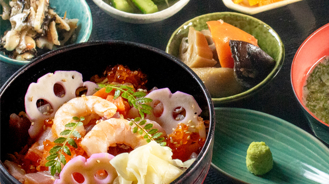 ベジ串 創作おでん ぬる燗佐藤 - メイン写真: