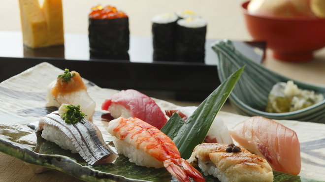 日本料理 山里 - 料理写真:お寿司