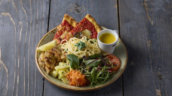 オービカ モッツァレラバー 横浜店 - メイン写真: