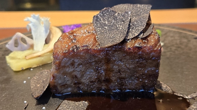 アトリエ - 料理写真:おおいた和牛ロースの炭火焼き80g