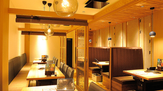 精肉卸問屋直営焼肉店 牛次郎 - メイン写真:
