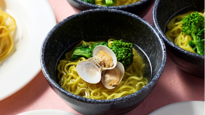 オールデイダイニング グランドエール(ヴィラフォンテーヌ グランド 羽田空港) - 料理写真:【3/1～5/31】アサリと ワカメのラーメン（ディナー）