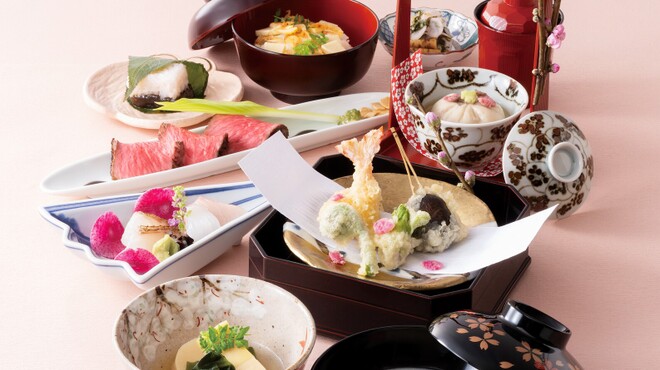 京懐石 美濃吉 竹茂楼 ホテル阪急インターナショナル店 - メイン写真: