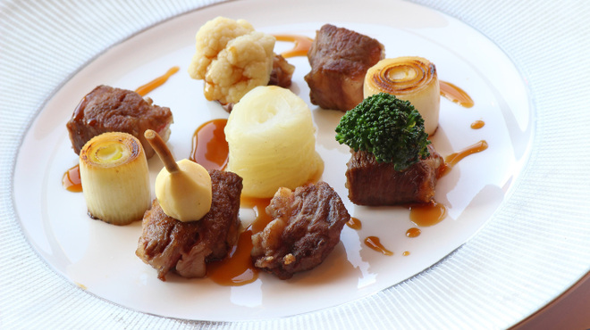 あまの川 - 料理写真:春の強肴一例 サイコロステーキのすき焼き風