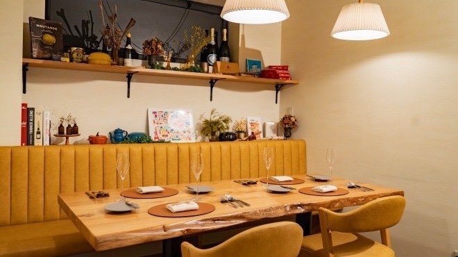 UNE TABLE - メイン写真: