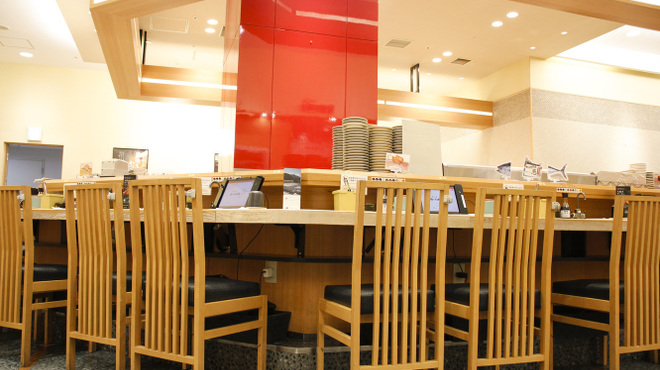 廻転寿司　まぐろ問屋 めぐみ水産 - メイン写真: