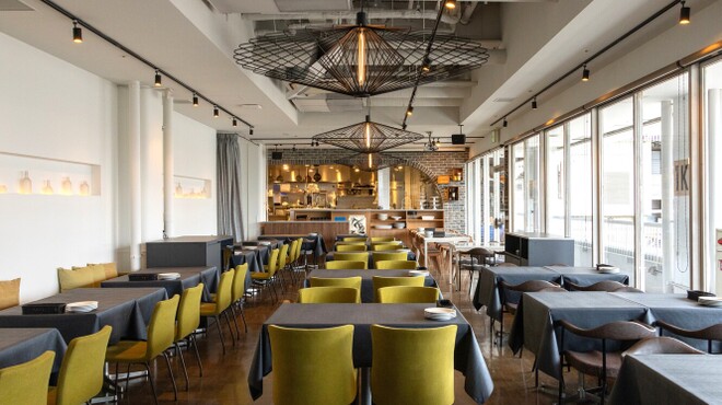 ブラッスリー モノクローム - メイン写真: