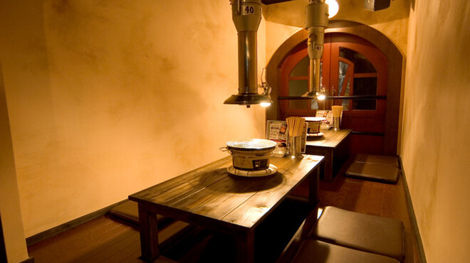 炭火焼肉 昭和ホルモン - メイン写真: