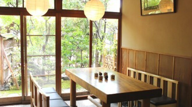 権太呂 - 内観写真:店内土間