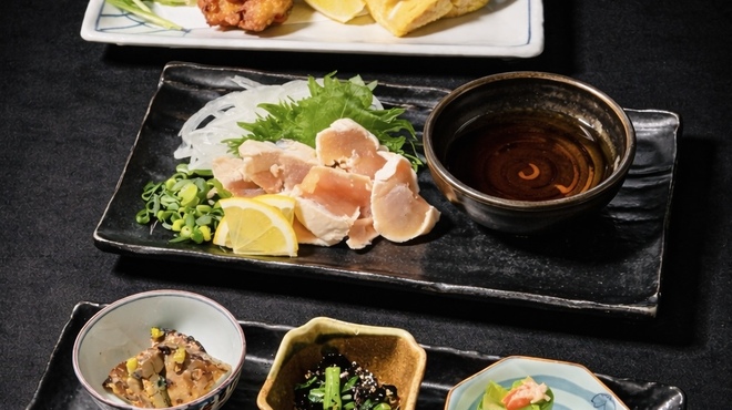 焼鶏 吉川 - 料理写真:コースイメージ（おばんざい・鳥刺し・厚焼き玉子・唐揚げ）