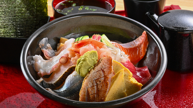 立喰いすし さくだ屋 - メイン写真: