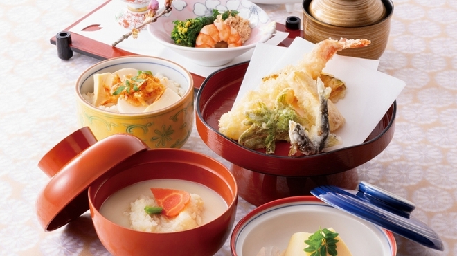 美濃吉 烏丸四条店 - メイン写真: