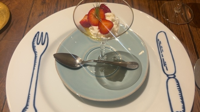 トラットリア ジラソーレ - 料理写真:苺とチーズ