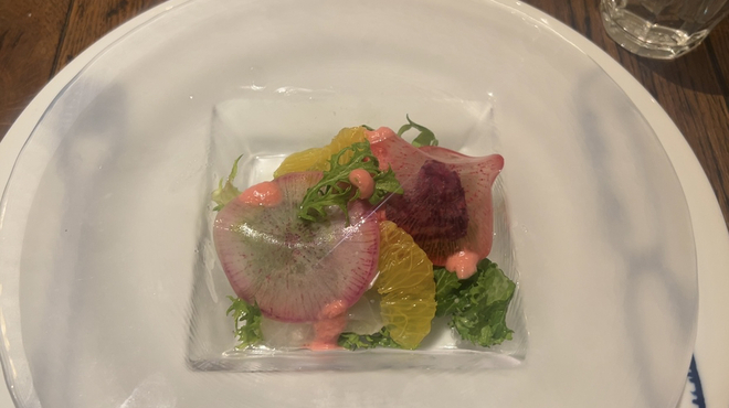 トラットリア ジラソーレ - 料理写真:ハッサクと鯛が入った春らしいサラダ