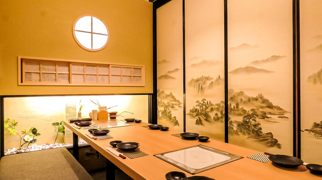 もつ鍋とごま鯖が自慢の居酒屋 個室 しろ屋 - メイン写真:
