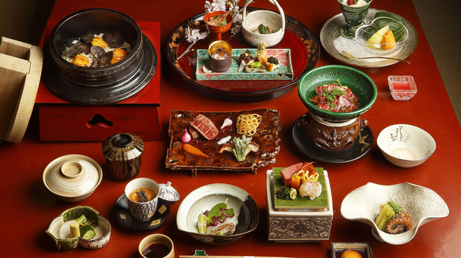 なだ万 本店 山茶花荘 - 料理写真:料理例　(季節・仕入れにより内容は変わります)