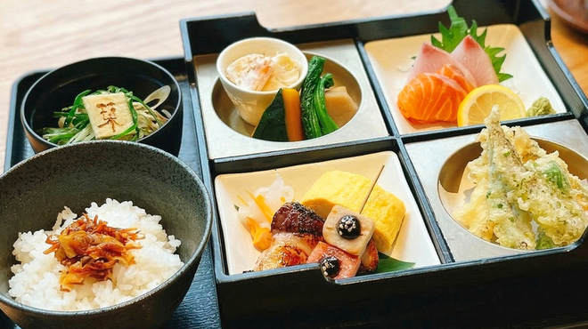 Foods bar 栞屋 - メイン写真: