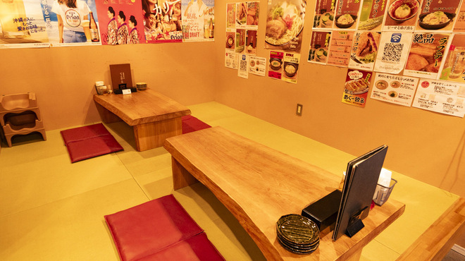 沖縄食堂 てぃんがーら - メイン写真: