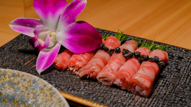 ホルモンやき肉 うしたつ - メイン写真: