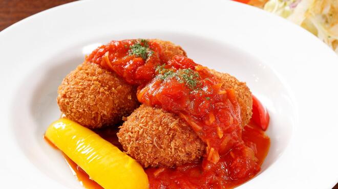 サラダの店サンチョ - 料理写真:期間限定『とろ～りチーズのミンチカツとサラダ』