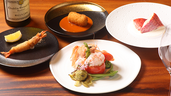 洋食割烹くろふね亭 - 料理写真:季節のおまかせコース（タカアシガニのクリームコロッケ、ホシエビのフライ、アカザエビのグリル、金目鯛のグリル）