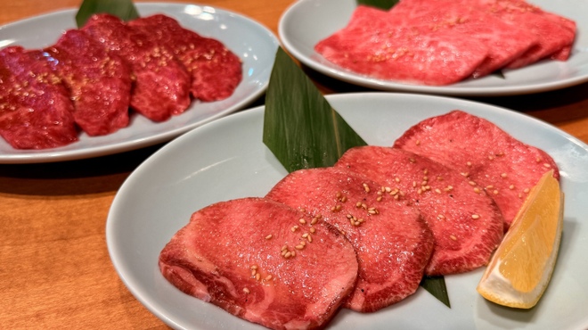 ホルモンと酒 春田屋 - メイン写真: