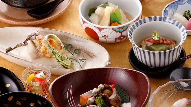 和食堂 山里 ホテルオークラ福岡 - 料理写真:花会席
