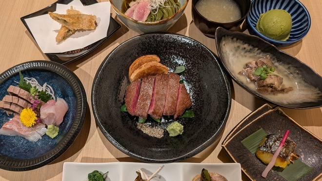 肉割烹 湧月 - 料理写真:8,800円コース