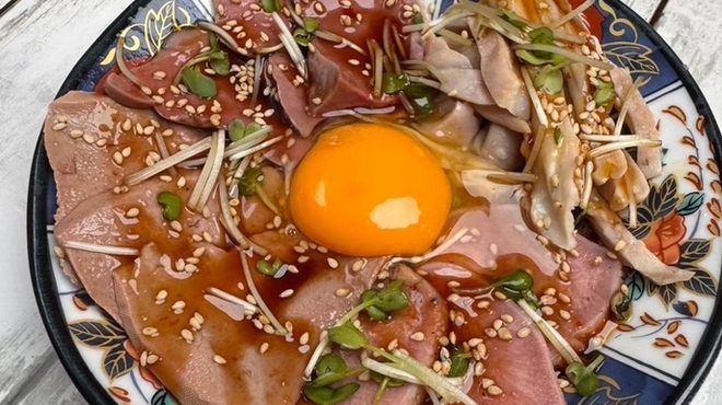 朝挽き もつ焼き フィーバータイガー - 料理写真: