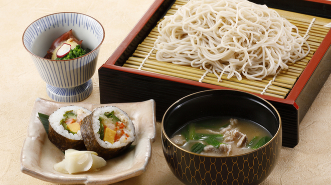 レストランシーサイド - 料理写真:牛しゃぶ和風白湯つけ蕎麦