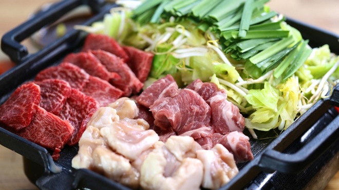 餃子 もつ鍋 鉄板焼肉 うどん 博多どんたく - メイン写真: