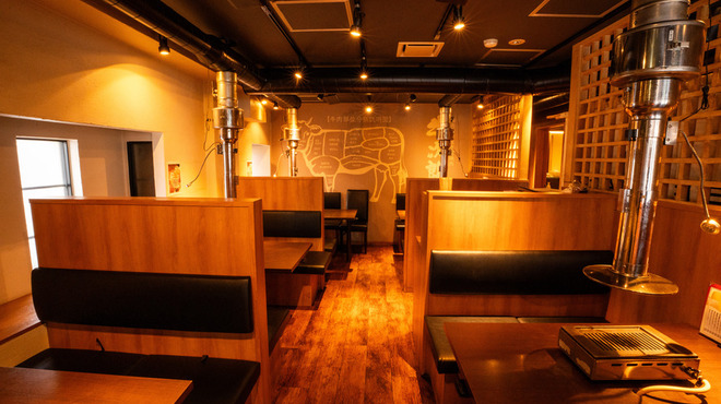 精肉卸問屋直営焼肉店 牛次郎 - メイン写真: