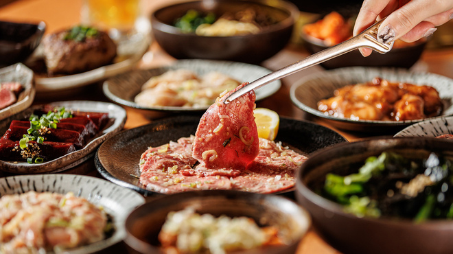 ホルモン焼肉 富や 栄店 - メイン写真: