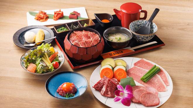 炭火和牛焼肉もうもう亭 広小路店 - メイン写真: