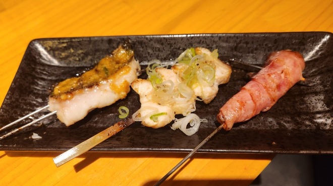 地鶏と魚串 炙りもつ鍋 にこん - メイン写真: