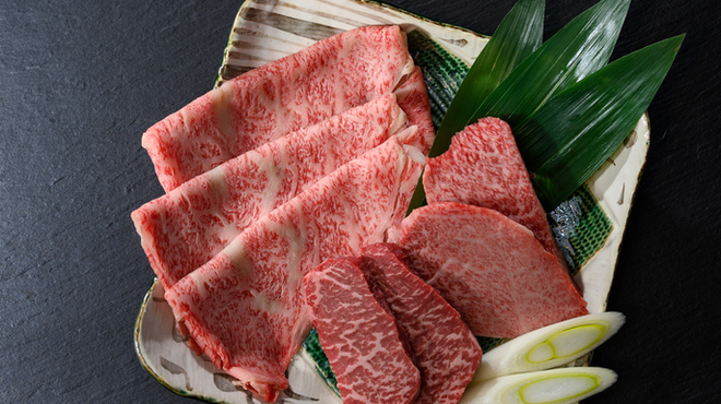 炭火焼肉割烹 士士 - メイン写真: