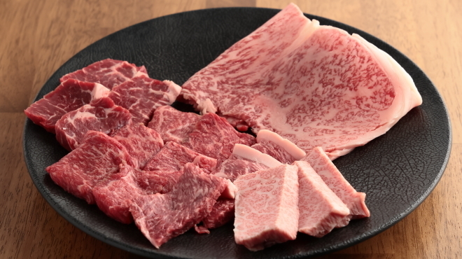 炭火焼肉丸十 - メイン写真: