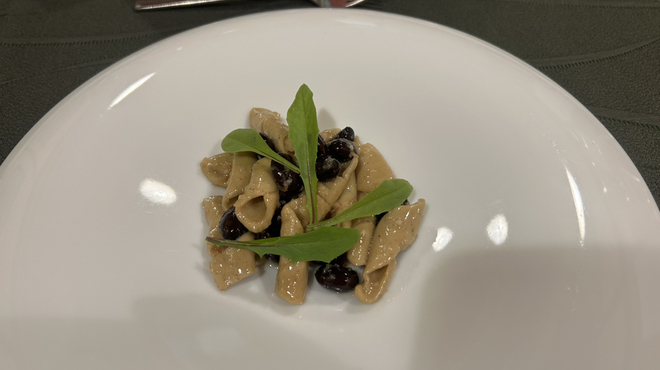 イタリア料亭 伊和桜 - 料理写真:甘しょっぱ美味い蟹と黒豆のパスタ