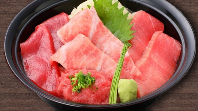 すしざんまい - 料理写真:特選本まぐろ丼〈大名椀付き〉