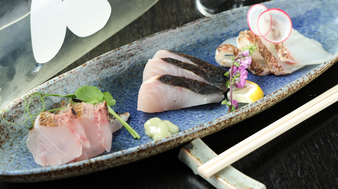 瀬戸の肴と牡蠣 AVLI - メイン写真:
