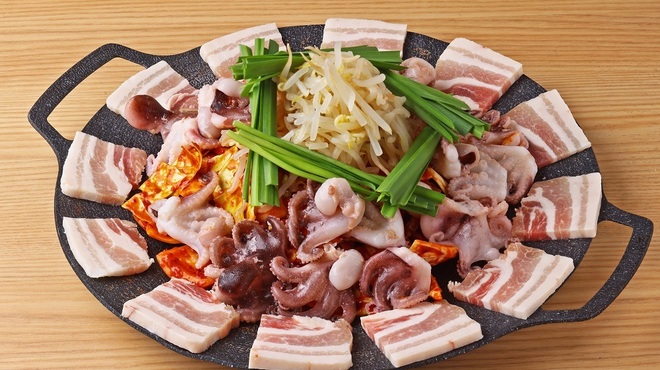 梅田韓国料理と二色鍋 かん菜 - メイン写真: