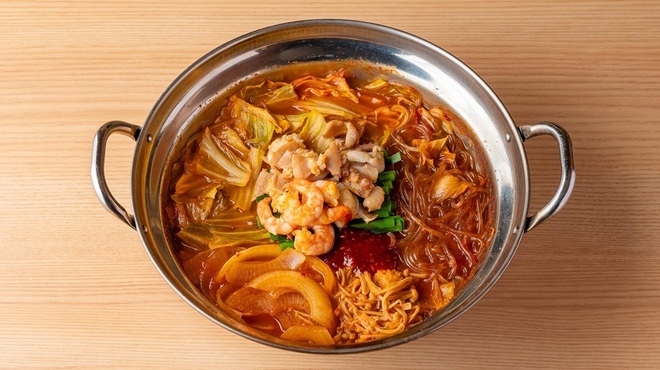 梅田韓国料理と二色鍋 かん菜 - メイン写真: