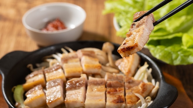 梅田韓国料理と二色鍋 かん菜 - メイン写真: