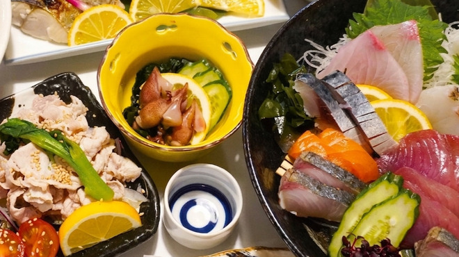 大漁酒場 魚樽本店 - メイン写真: