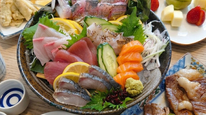 大漁酒場 魚樽本店 - メイン写真: