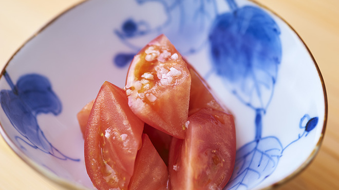 串揚げ 依知川 - 料理写真:フルーツトマトのサラダ。