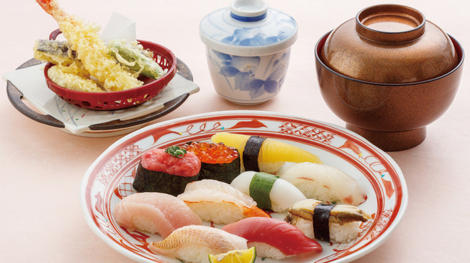 こだわりの廻転寿司 金沢まいもん寿司 - 料理写真: