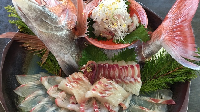 福喜 - 料理写真:ご希望に応じて！鯉の活け造り　