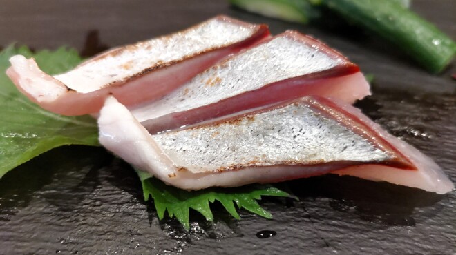 菊水鮓 西店 - 料理写真:.....さば（明石）刺身をレモンで.....