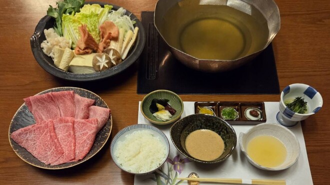 北新地しゃぶしゃぶすき焼き きらく - メイン写真: